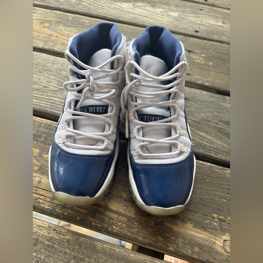Jordan 11 high navy blue and white. Size 5.5y